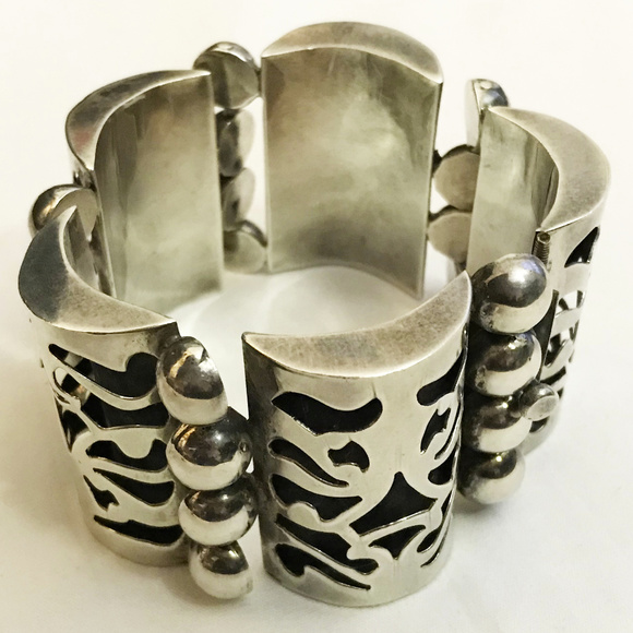 MEXICO Sterling Silver Mask Shadow Box Bracelet - Picture 4 of 9
